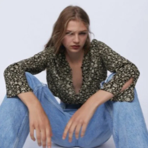 Zara Floral Long Sleeve Button up Crop Blouse - Small - Picture 3 of 8